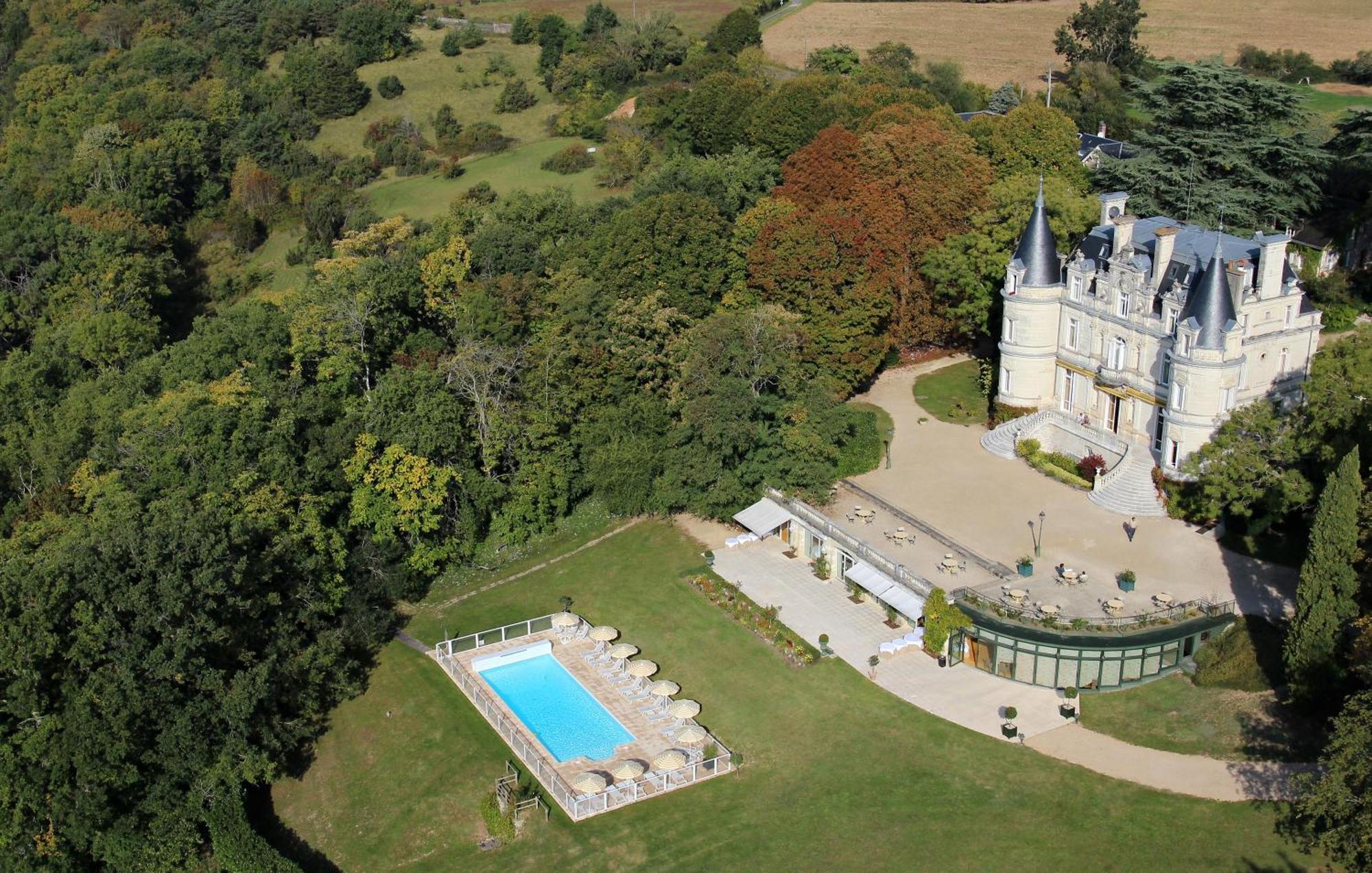 Hotel Domaine De La Tortiniere Veigné Exterior foto